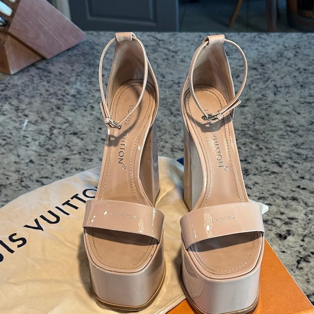 Louis Vuitton Beige Patent Platform Heels - Picture 4 of 7
